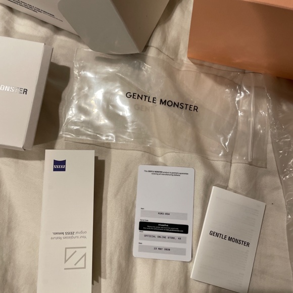 GENTLE MONSTER X JENNIE SUNGLASSES KUKU - Picture 3 of 10